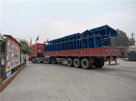 偉志模板發(fā)往信陽的箱梁鋼模板