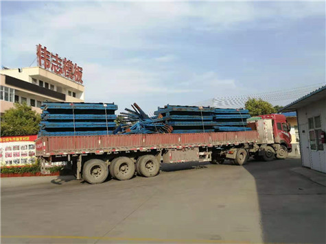 翻模墩柱模板鋼模板發往中鐵七局工地