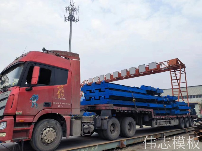 河南模板廠家連續(xù)發(fā)貨實(shí)心墩鋼模板