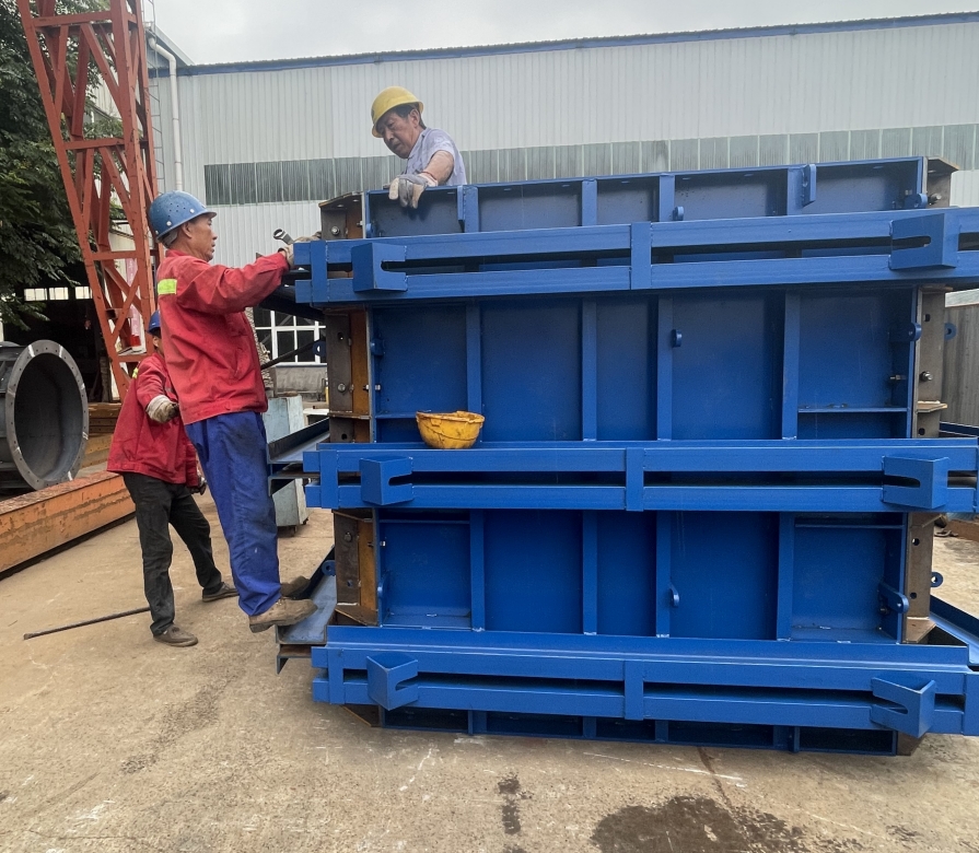 偉志模板廠(chǎng)家可定制方墩柱鋼模板